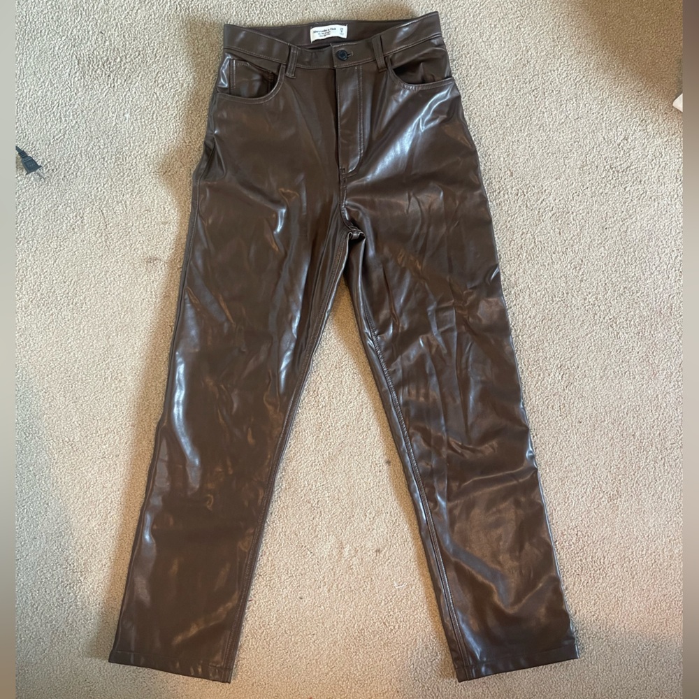 Abercrombie Vegan Leather 90s Straight Pant, Size 29 Brown